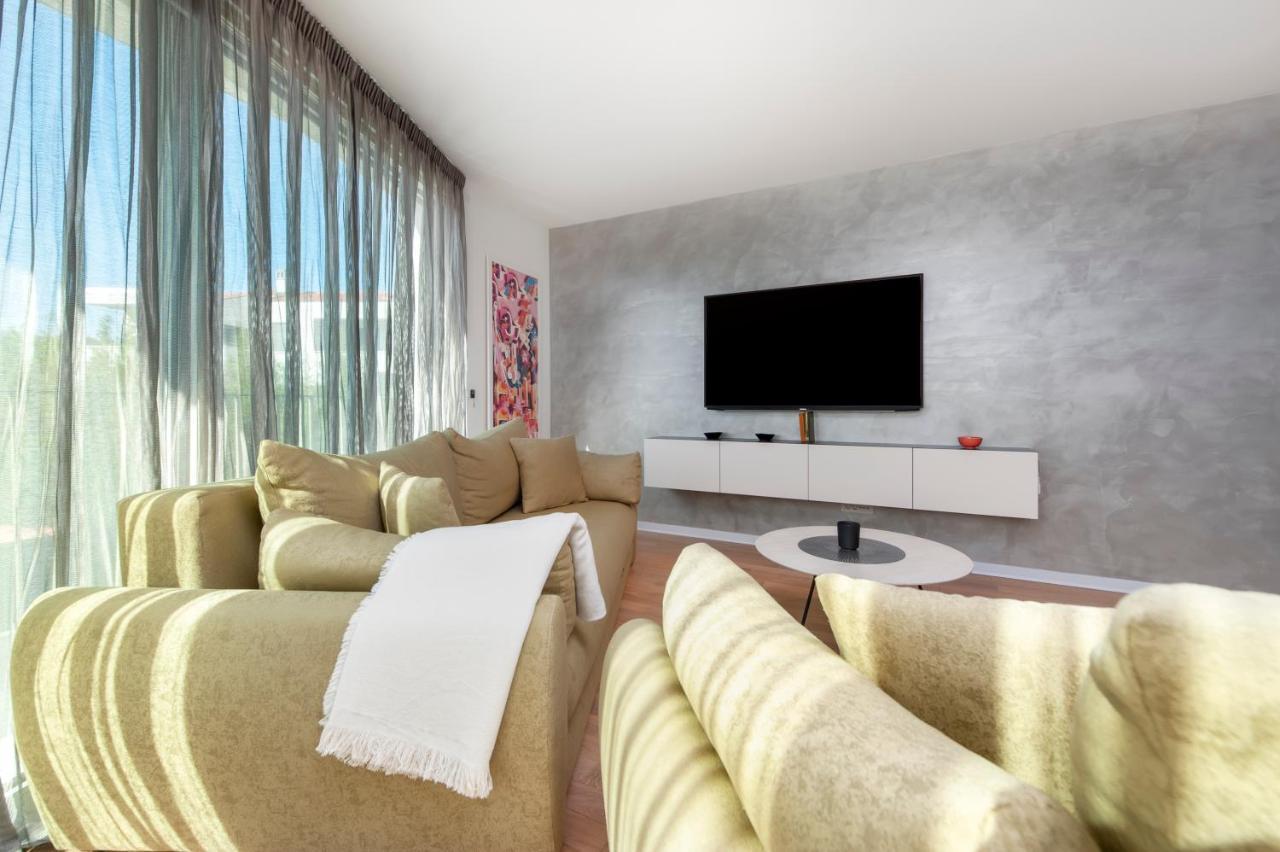 The Grand Apartment Ровинь Экстерьер фото