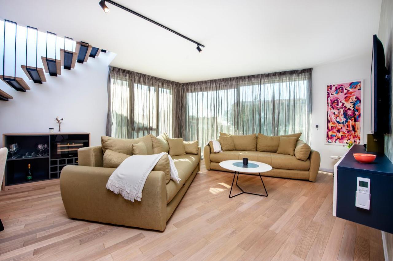 The Grand Apartment Ровинь Экстерьер фото