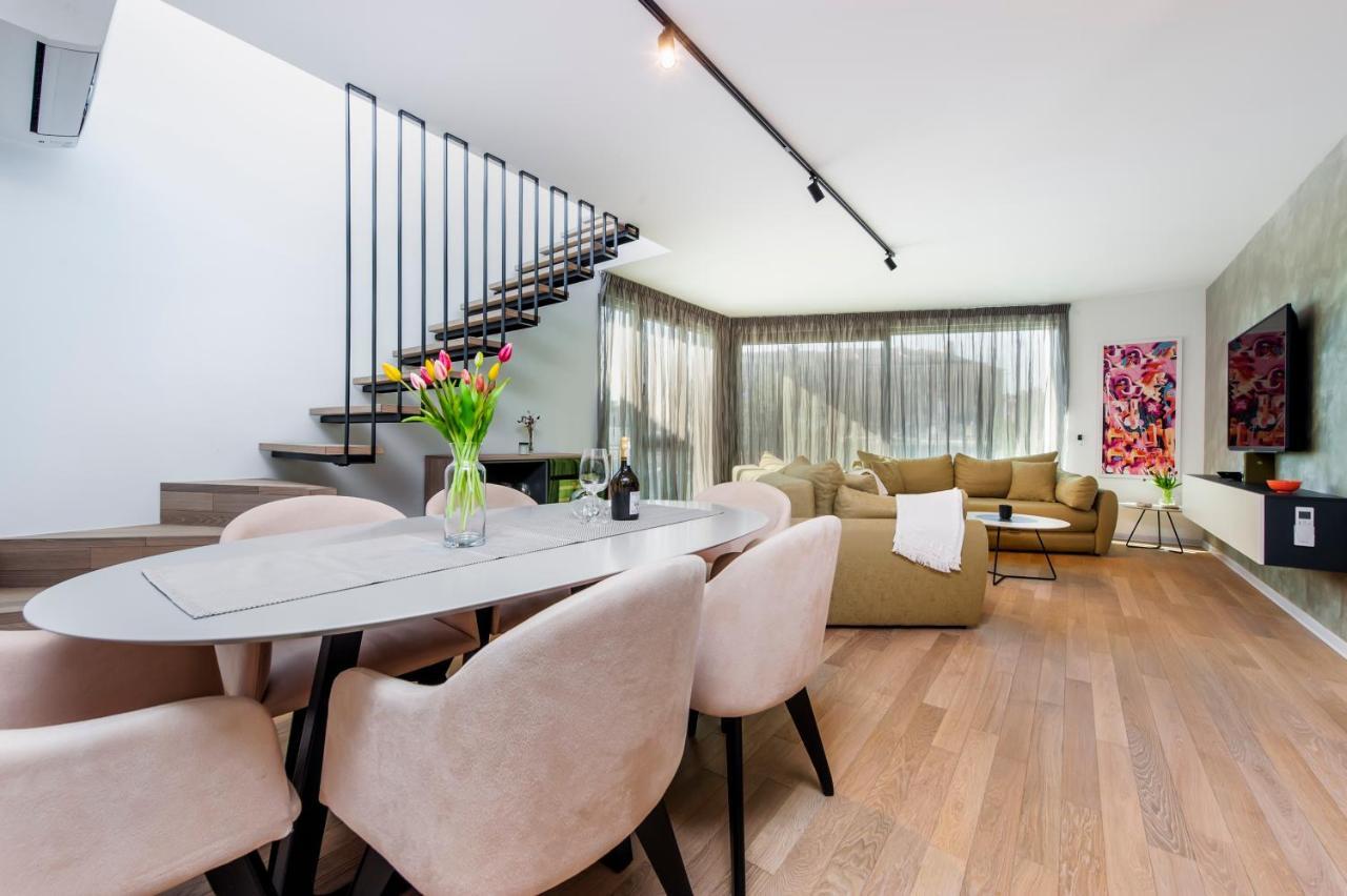 The Grand Apartment Ровинь Экстерьер фото